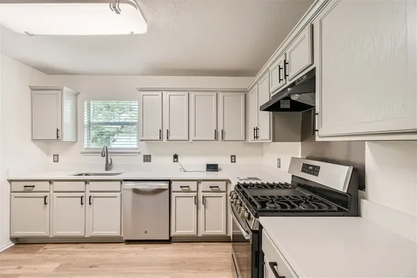 $2,200 | 6937 Sabrina Drive, Austin, TX 78747