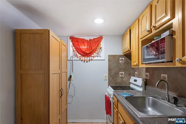 $674,900 | 389-391 East 38th Street, Paterson, NJ 07504