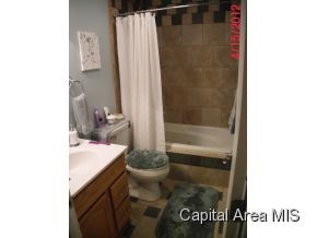 3925 Gooseneck Drive Springfield, IL 62707 - Photo 8 of 11