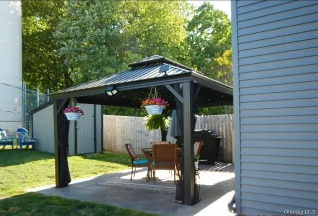 $2,600 | 409 Rakov Road, Maybrook, NY 12543