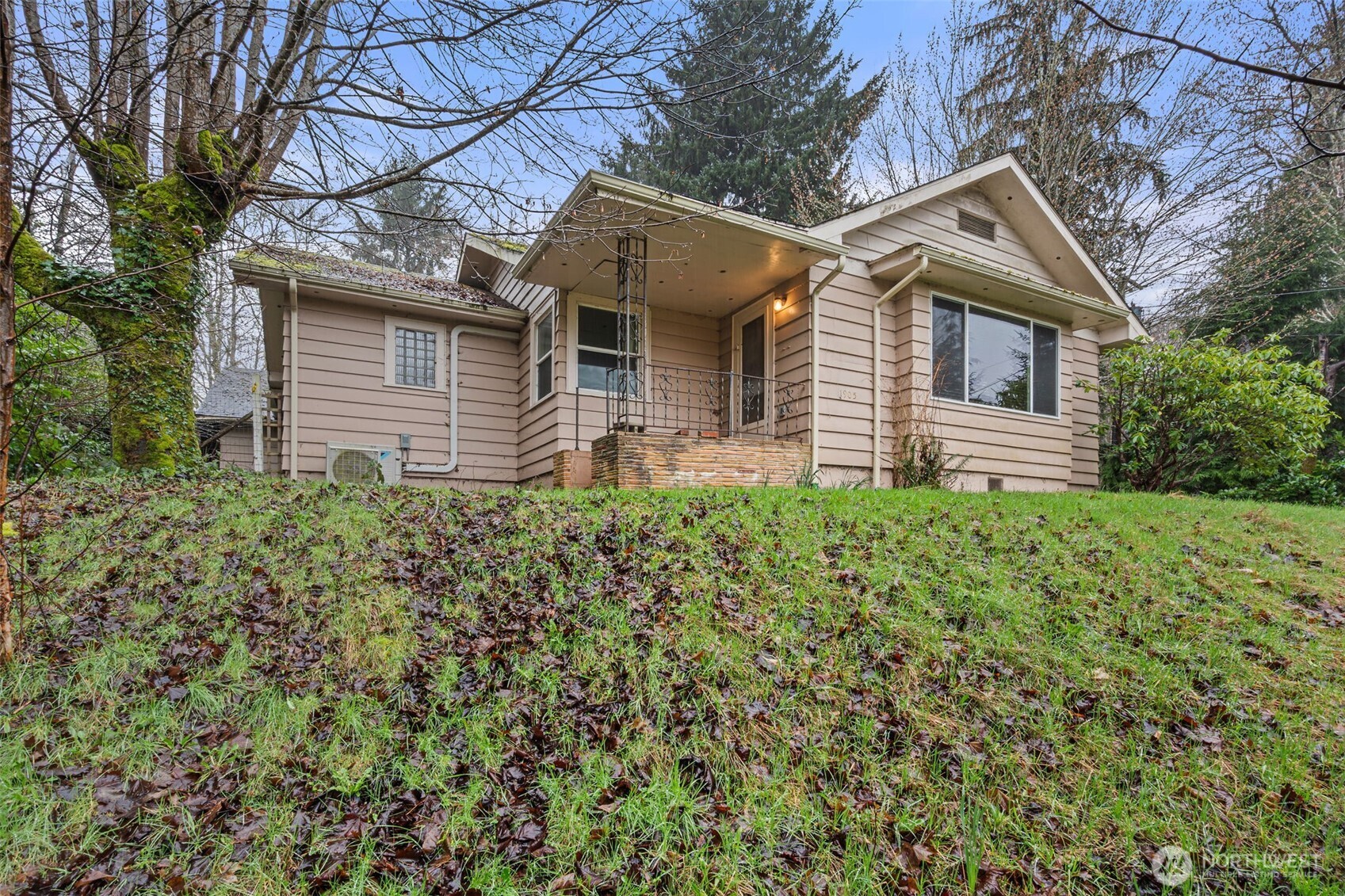 1905 Gerber Avenue Raymond, WA 98577 - Photo 2 of 24