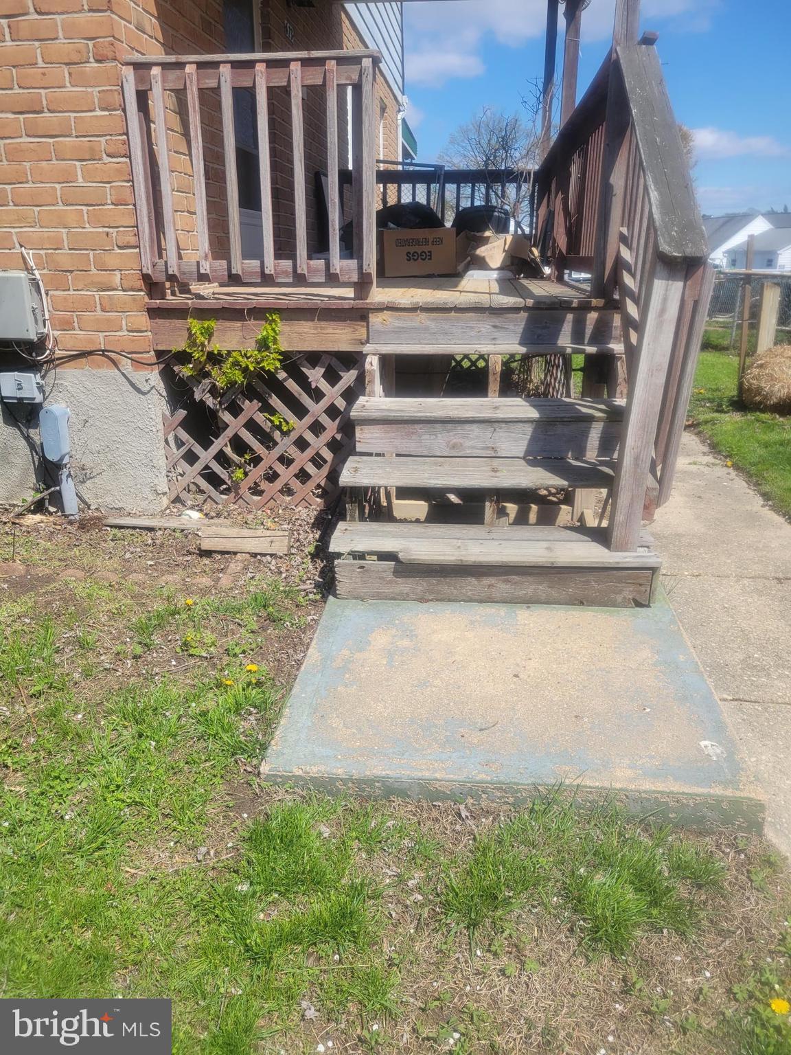 623 Kingston Road Baltimore, MD 21220 - Photo 2 of 6 a view of entryway