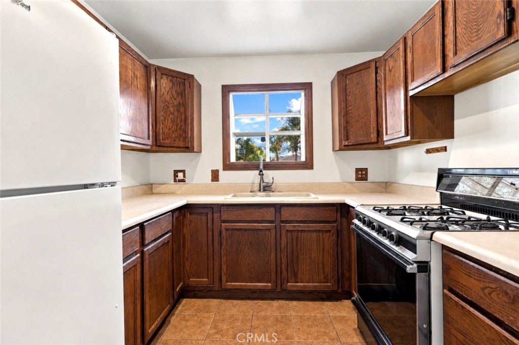 124 East Roland Street Azusa, CA 91702 - Photo 2 of 41 Gallery Image 2