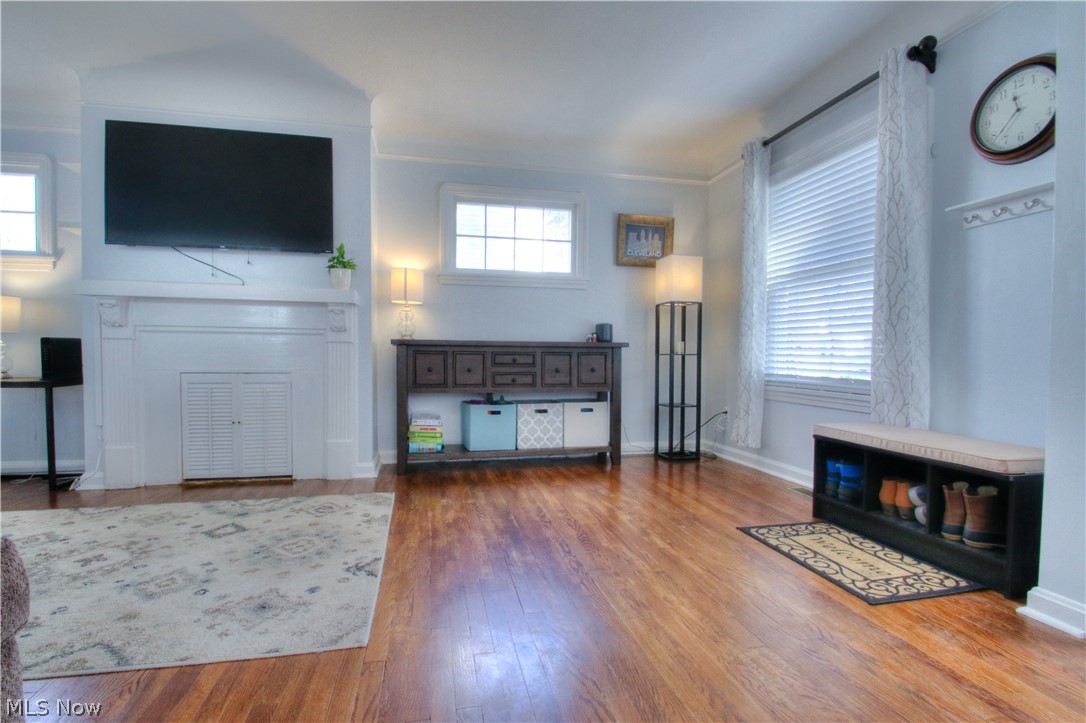 1424 Gordon Road Lyndhurst, OH 44124 - Photo 4 of 35 Gallery Image 4