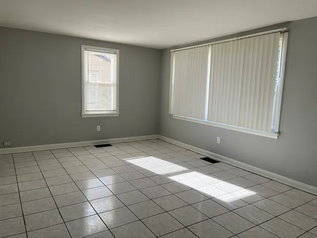 $254,900 | 269 Parkside Avenue, Aurora, IL 60505