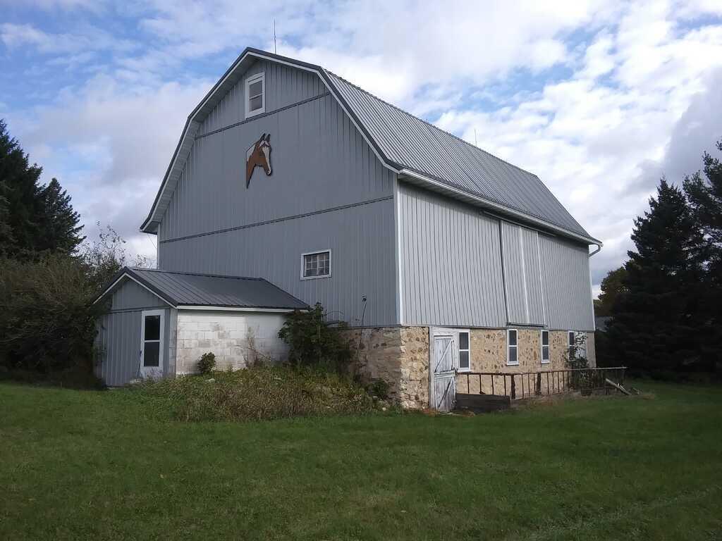 563 Kreuser Ridge Colgate, WI 53017 - Photo 2 of 7 2