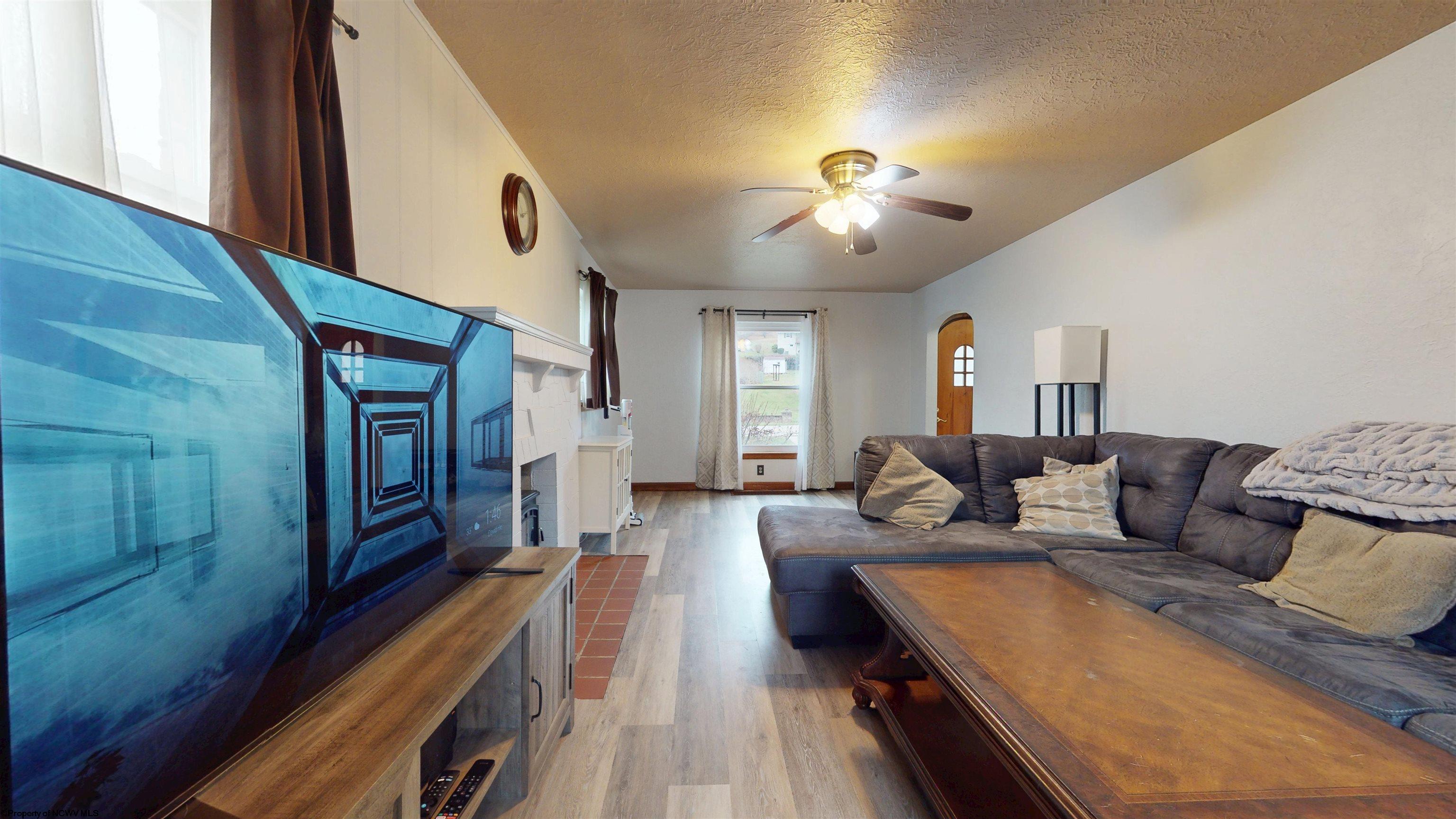 1819 Pleasant Valley Road Fairmont, WV 26554 - Photo 8 of 32 Gallery Image 8