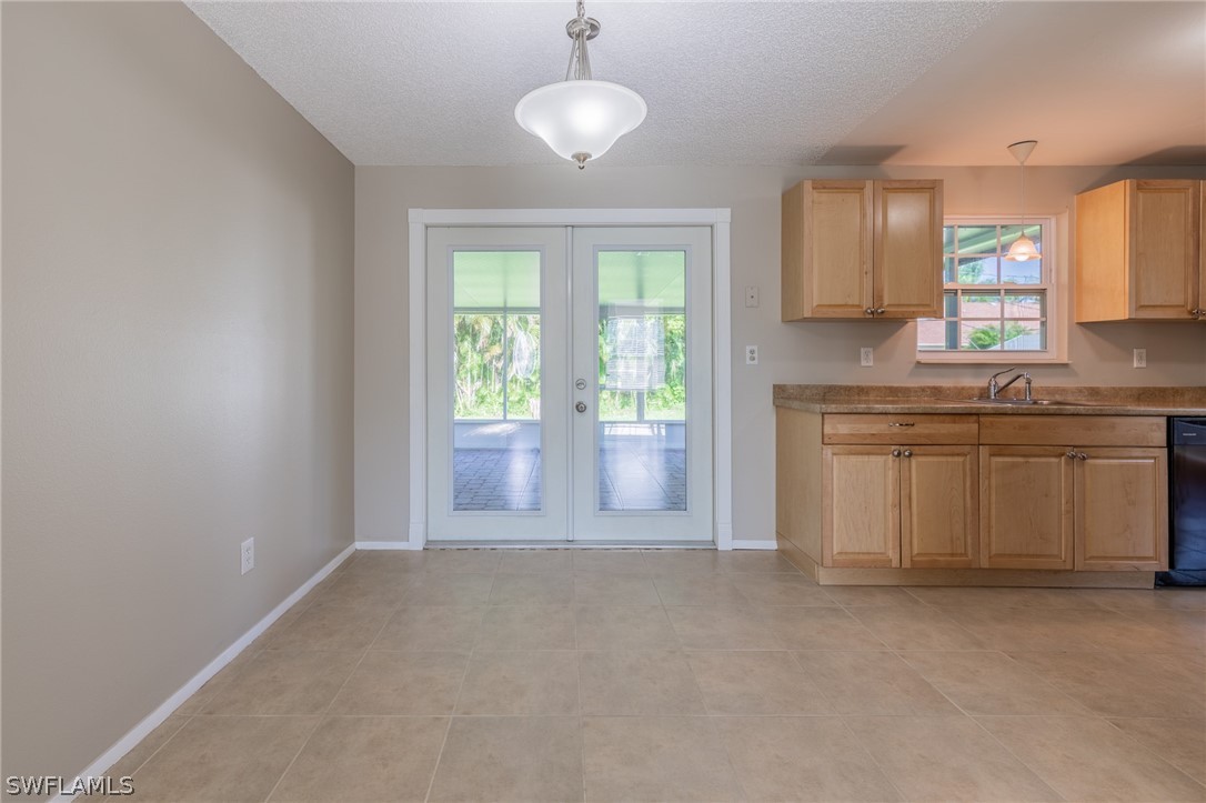 12914 Iona Road Fort Myers, FL 33908 - Photo 6 of 23 Gallery Image 6