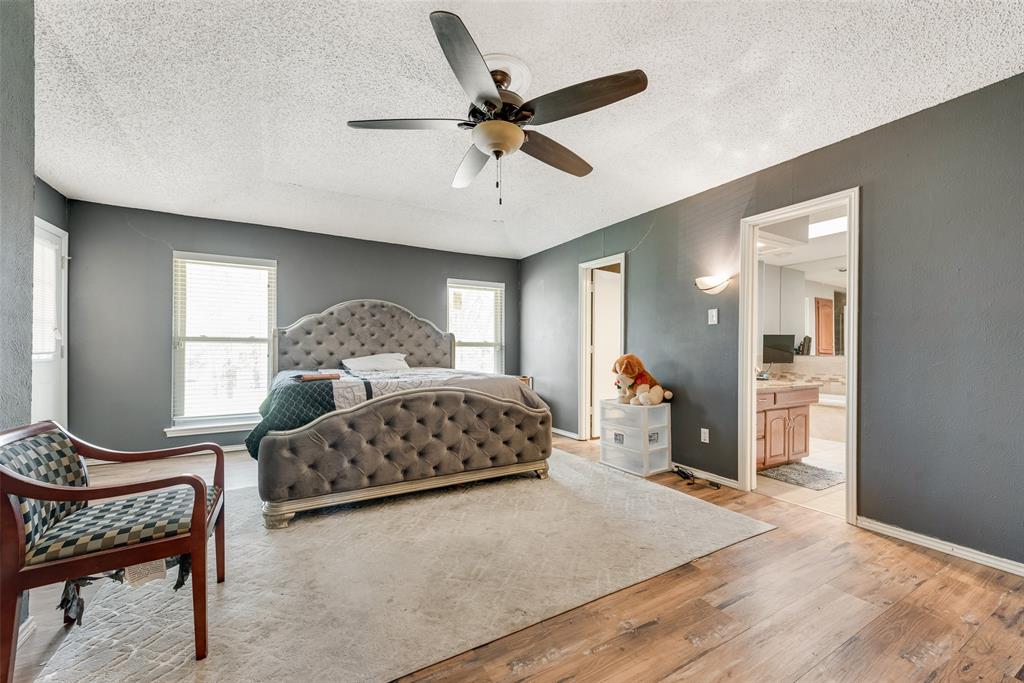 1301 Ranch Valley Drive DeSoto, TX 75115 - Photo 4 of 15