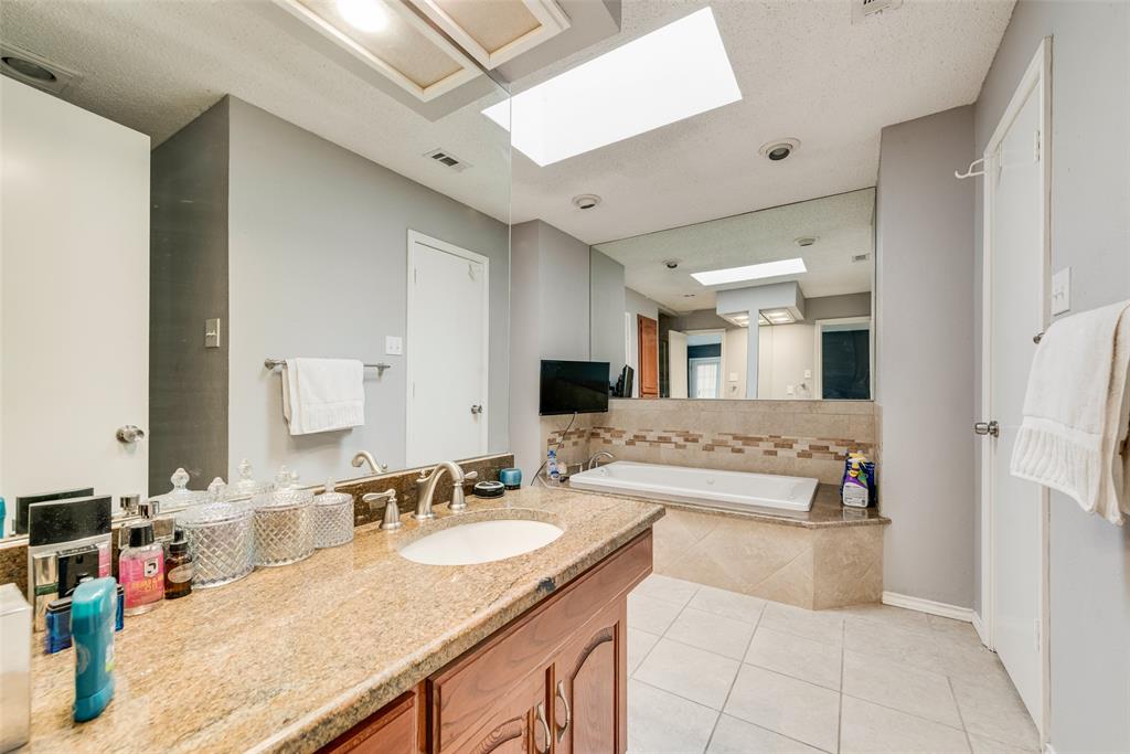 1301 Ranch Valley Drive DeSoto, TX 75115 - Photo 5 of 15