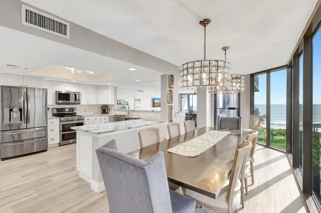 $1,150,000 | 4000 North Hwy A1A, Unit 402, Hutchinson Island, FL 34949