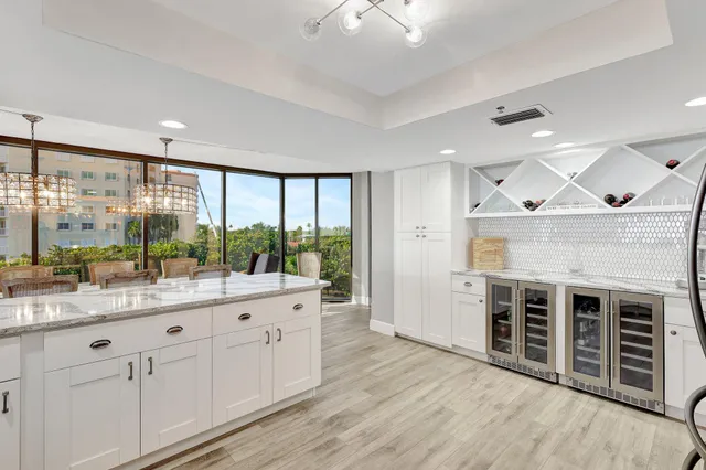 $1,150,000 | 4000 North Hwy A1A, Unit 402, Hutchinson Island, FL 34949