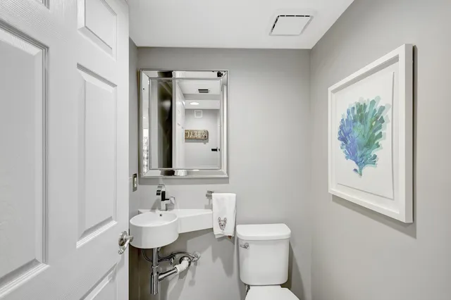 $1,150,000 | 4000 North Hwy A1A, Unit 402, Hutchinson Island, FL 34949