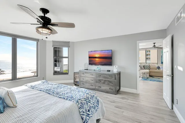 $1,150,000 | 4000 North Hwy A1A, Unit 402, Hutchinson Island, FL 34949