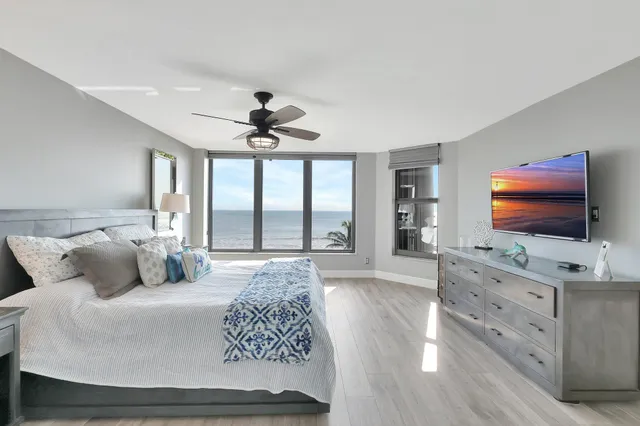 $1,150,000 | 4000 North Hwy A1A, Unit 402, Hutchinson Island, FL 34949