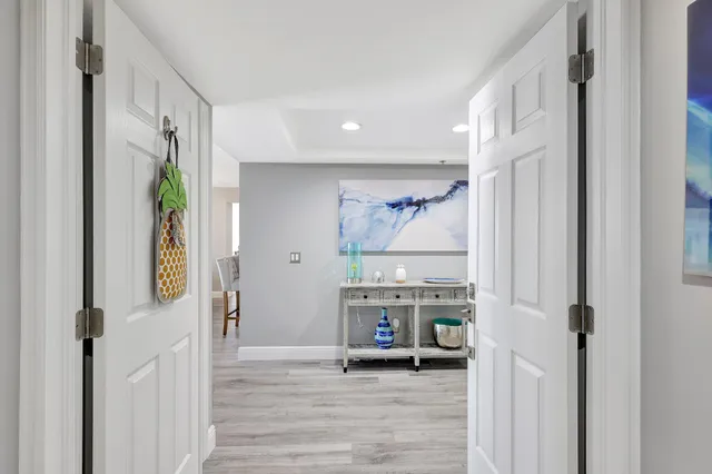 $1,150,000 | 4000 North Hwy A1A, Unit 402, Hutchinson Island, FL 34949