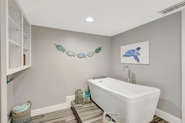 $1,150,000 | 4000 North Hwy A1A, Unit 402, Hutchinson Island, FL 34949