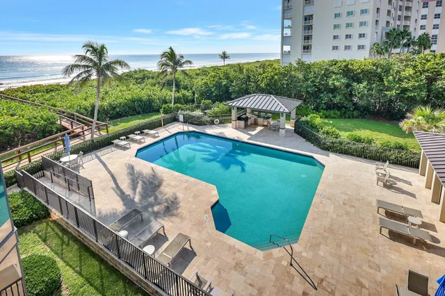 $1,150,000 | 4000 North Hwy A1A, Unit 402, Hutchinson Island, FL 34949