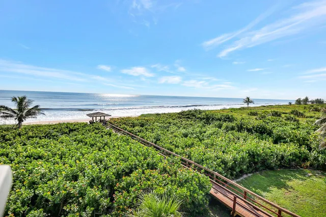 $1,150,000 | 4000 North Hwy A1A, Unit 402, Hutchinson Island, FL 34949