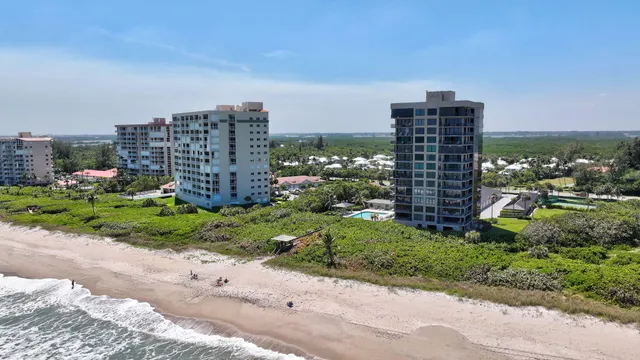 $1,150,000 | 4000 North Hwy A1A, Unit 402, Hutchinson Island, FL 34949