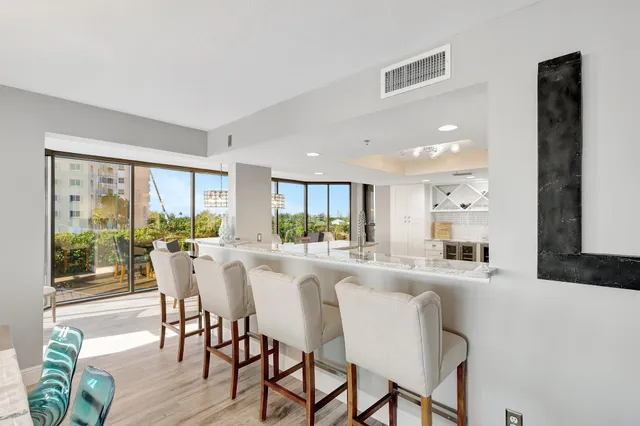 $1,150,000 | 4000 North Hwy A1A, Unit 402, Hutchinson Island, FL 34949