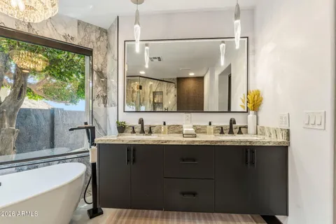 $1,195,000 | 27 West Cochise Drive, Phoenix, AZ 85021