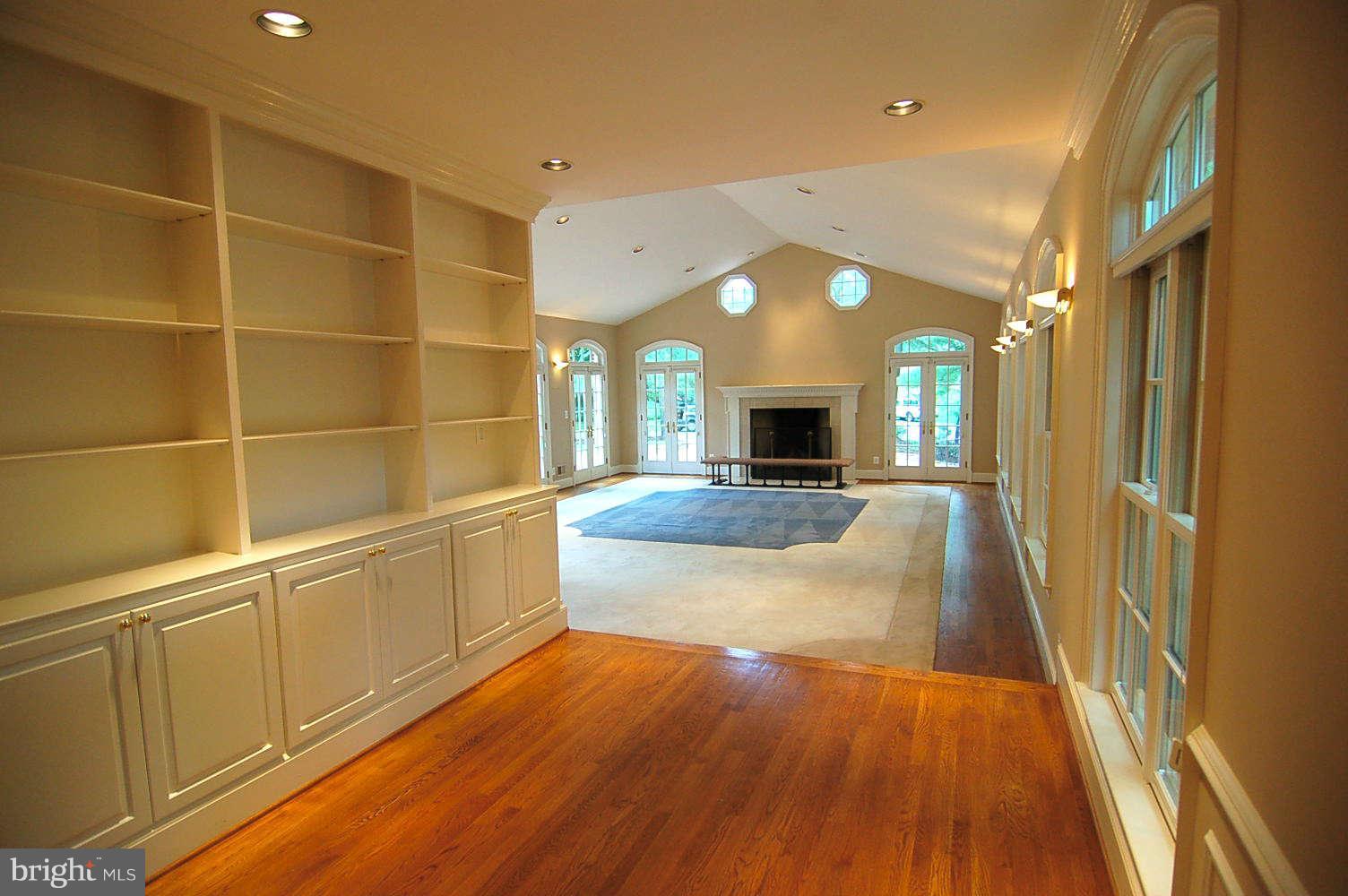 770 Potomac River Road McLean, VA 22102 - Photo 13 of 30 Interior General