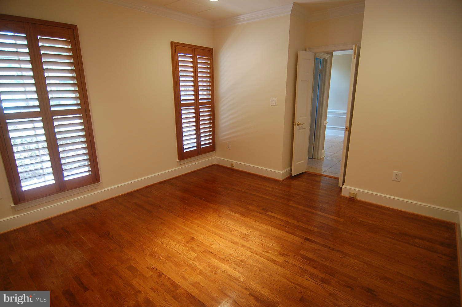 770 Potomac River Road McLean, VA 22102 - Photo 19 of 30 Interior General