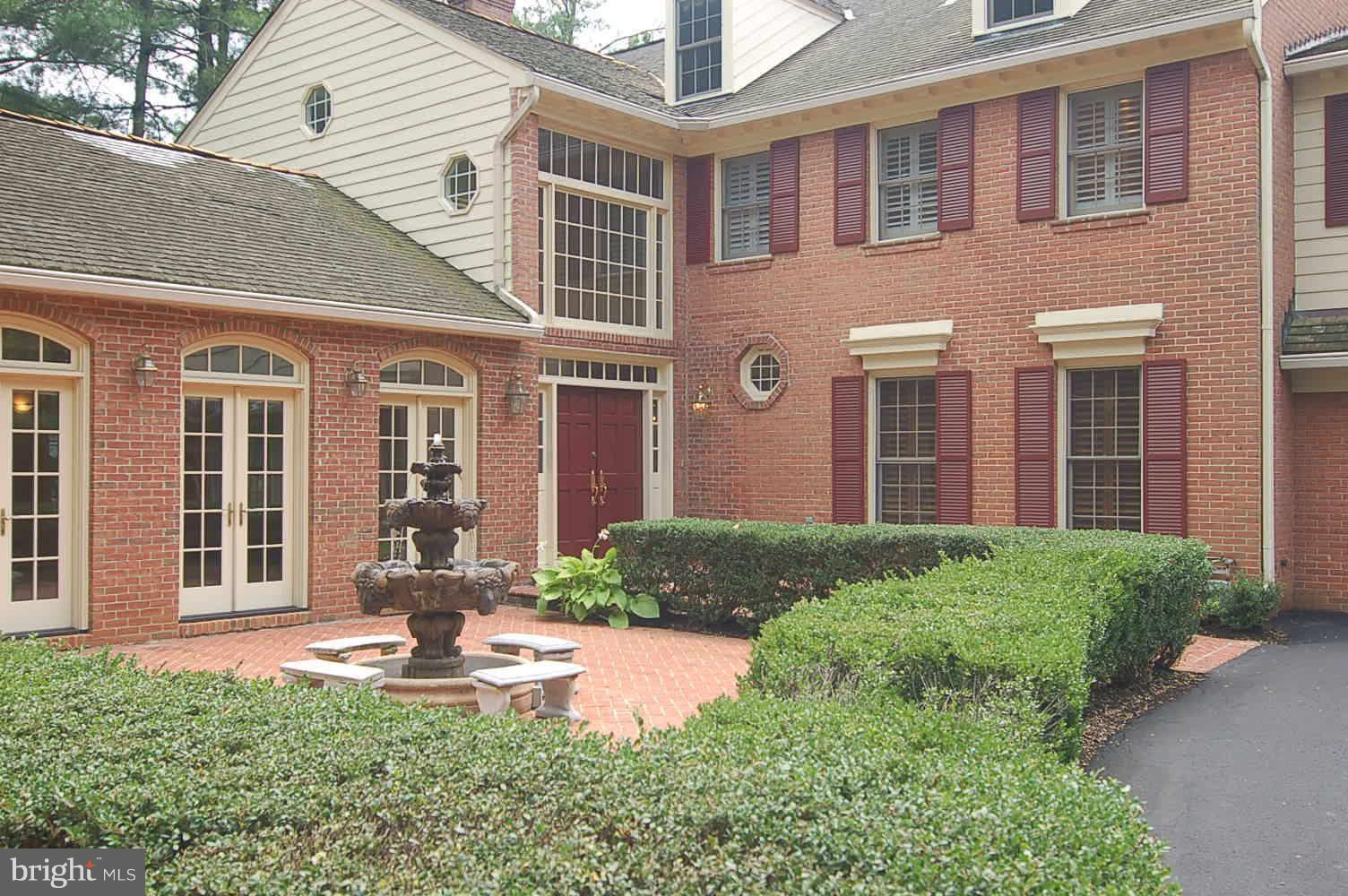 770 Potomac River Road McLean, VA 22102 - Photo 3 of 30 Exterior Front