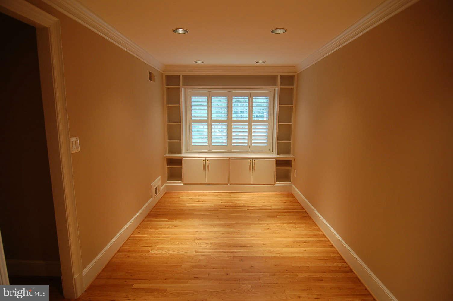 770 Potomac River Road McLean, VA 22102 - Photo 21 of 30 Interior General