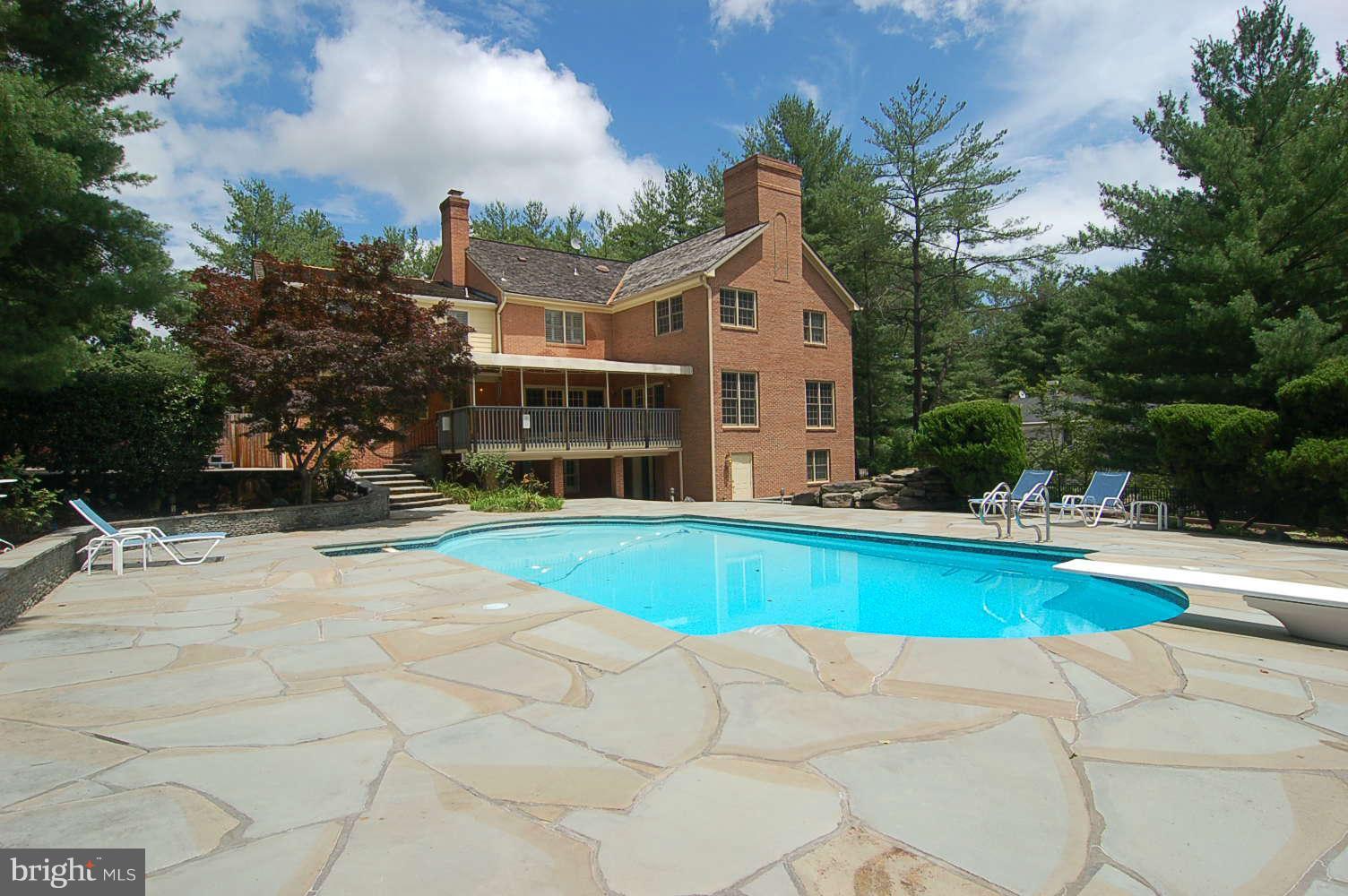 770 Potomac River Road McLean, VA 22102 - Photo 5 of 30 Exterior General