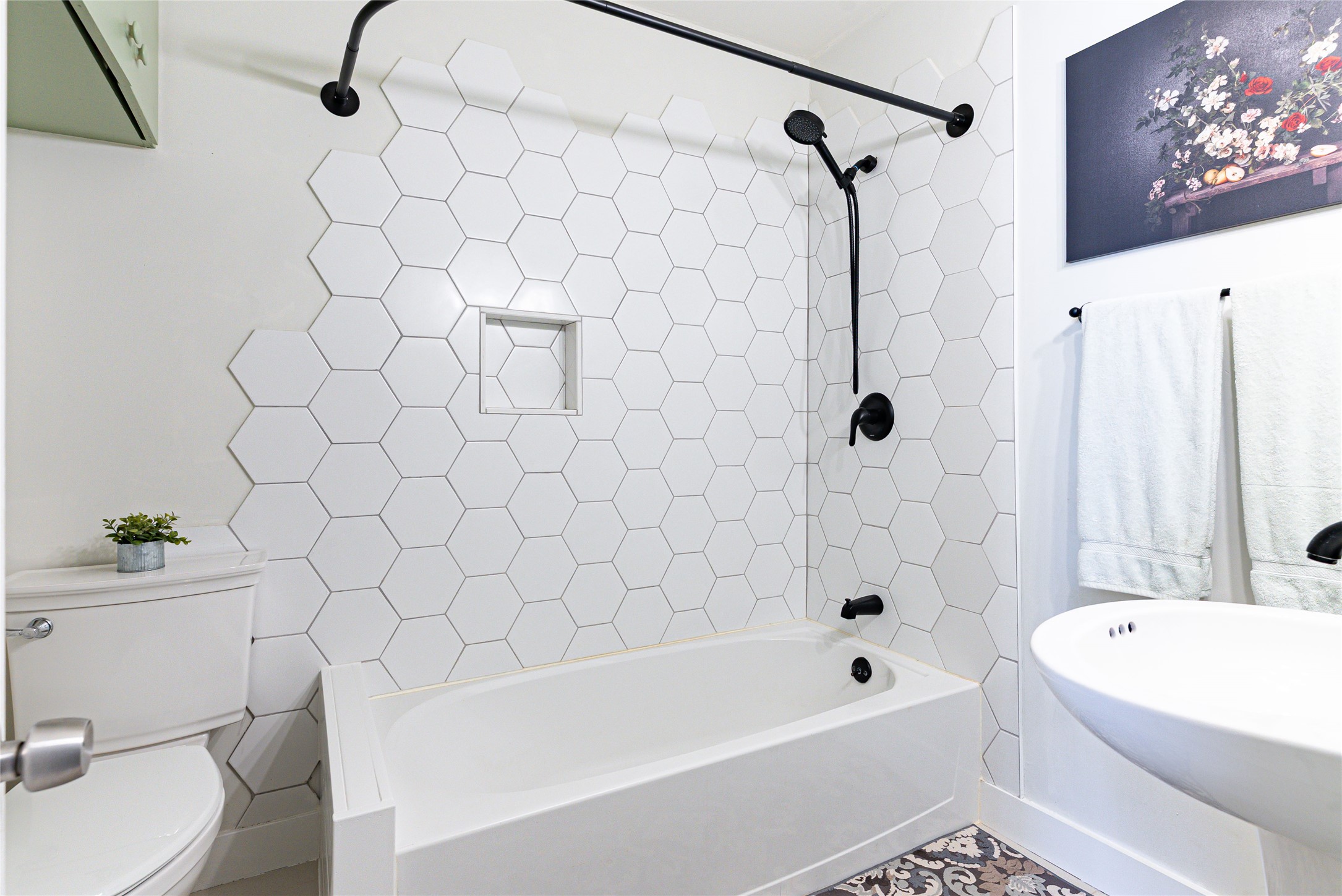 11010 3rd Street Jonestown, TX 78645 - Photo 17 of 23 Updated secondary bathroom with modern finishes