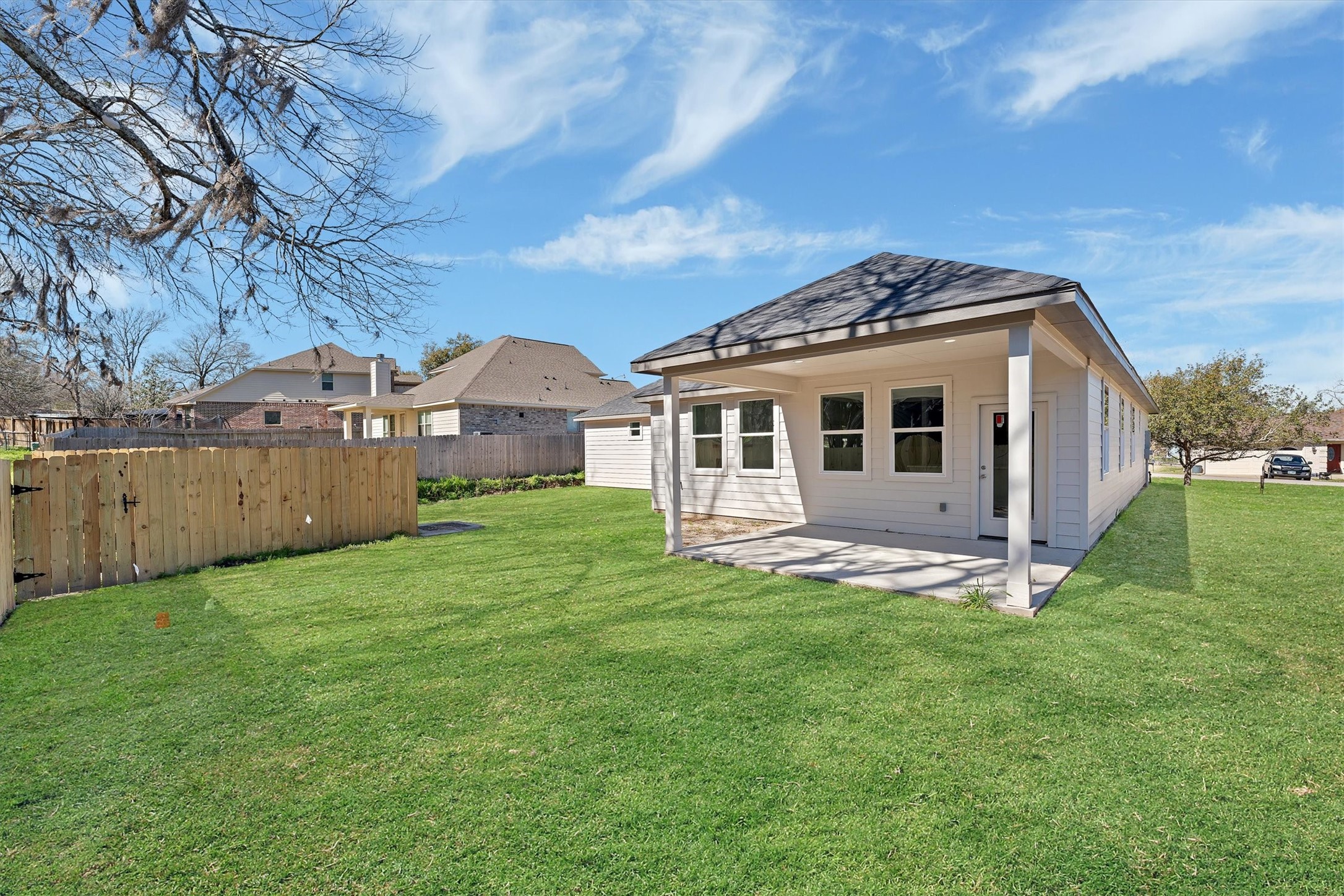 939 Lake View Drive Montgomery, TX 77356 - Photo 32 of 37 a front view of a house with a yard