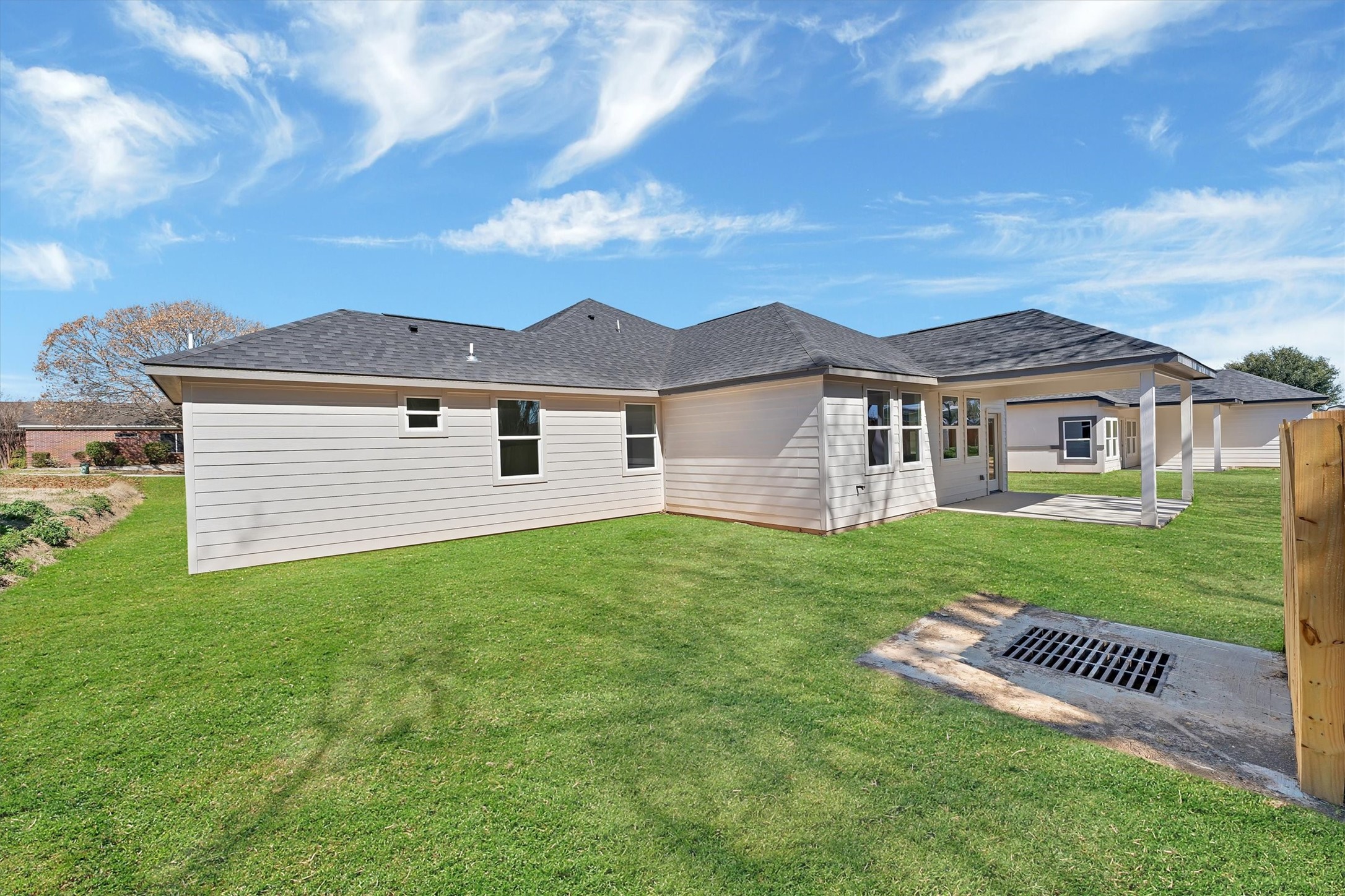 939 Lake View Drive Montgomery, TX 77356 - Photo 34 of 37 front view of a house with a yard