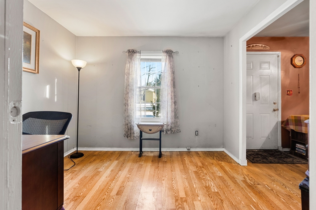 194 River Road Lowell, MA 01852 - Photo 11 of 30