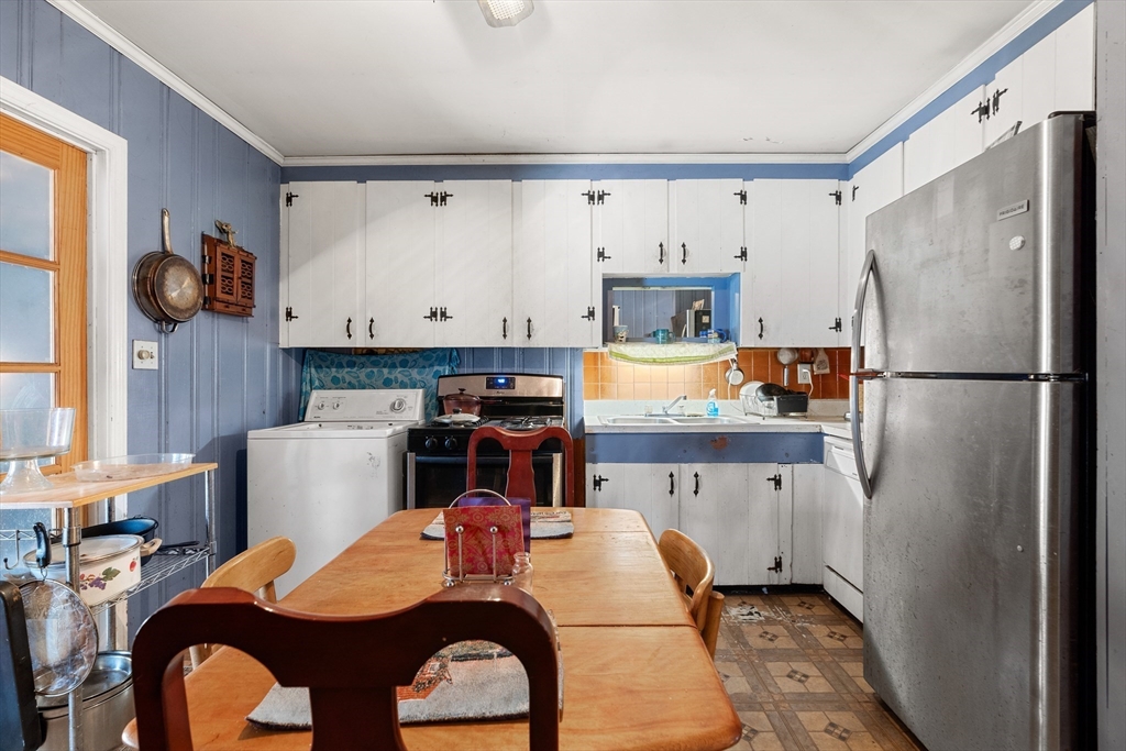 194 River Road Lowell, MA 01852 - Photo 14 of 30