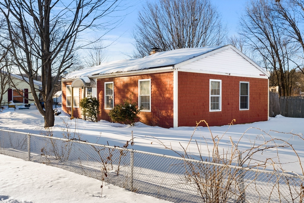 194 River Road Lowell, MA 01852 - Photo 3 of 30