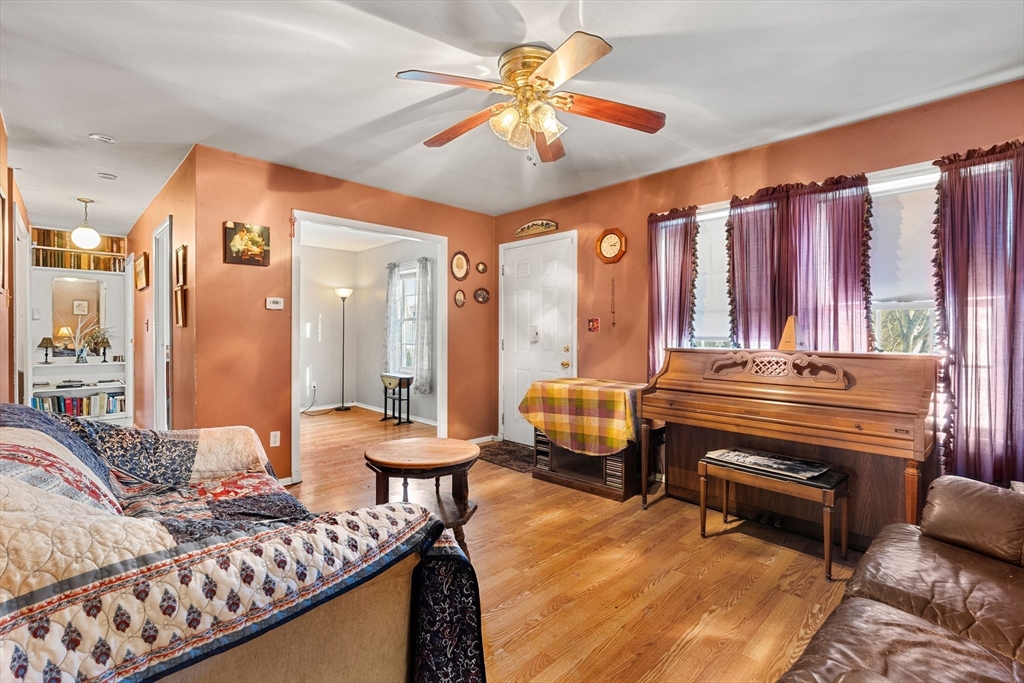 194 River Road Lowell, MA 01852 - Photo 7 of 30