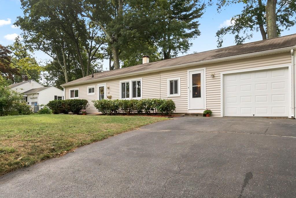 27 Chubb Road Framingham, MA 01701 - Photo 2 of 21 Gallery Image 2