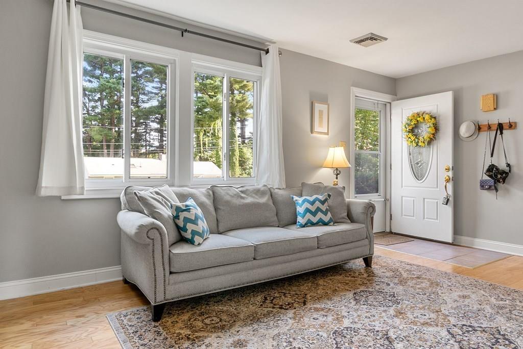 27 Chubb Road Framingham, MA 01701 - Photo 5 of 21 Gallery Image 5