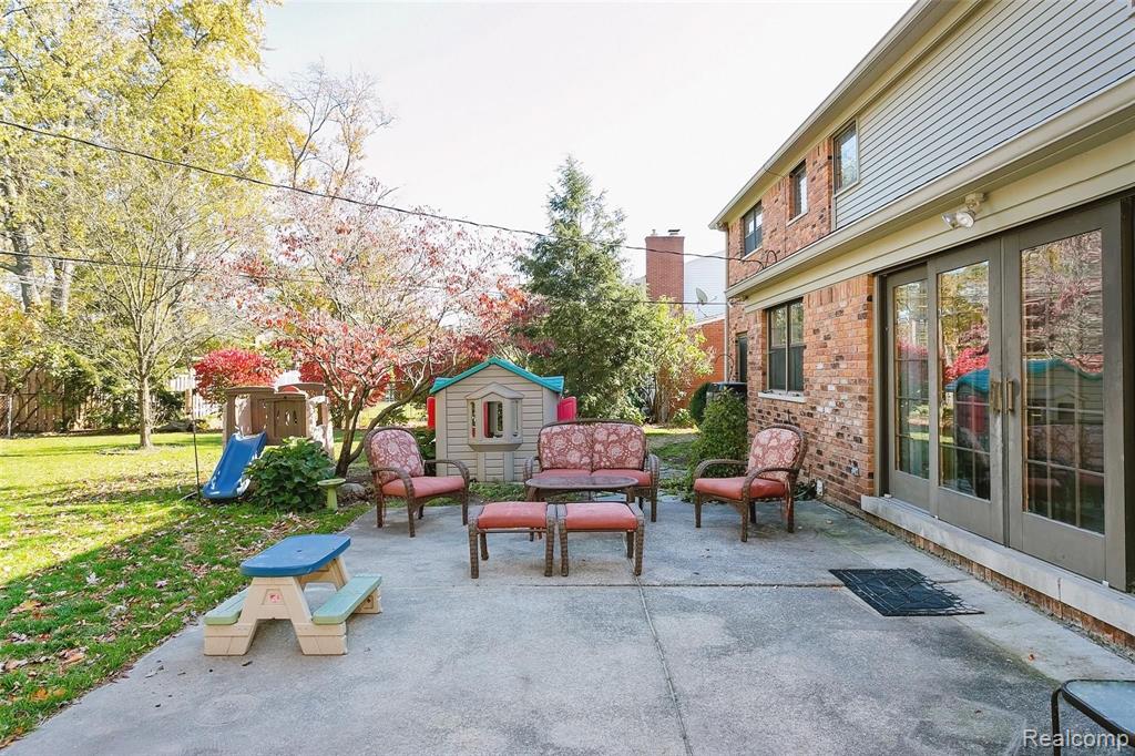 660 Cook Road Grosse Pointe Woods, MI 48236 - Photo 47 of 49