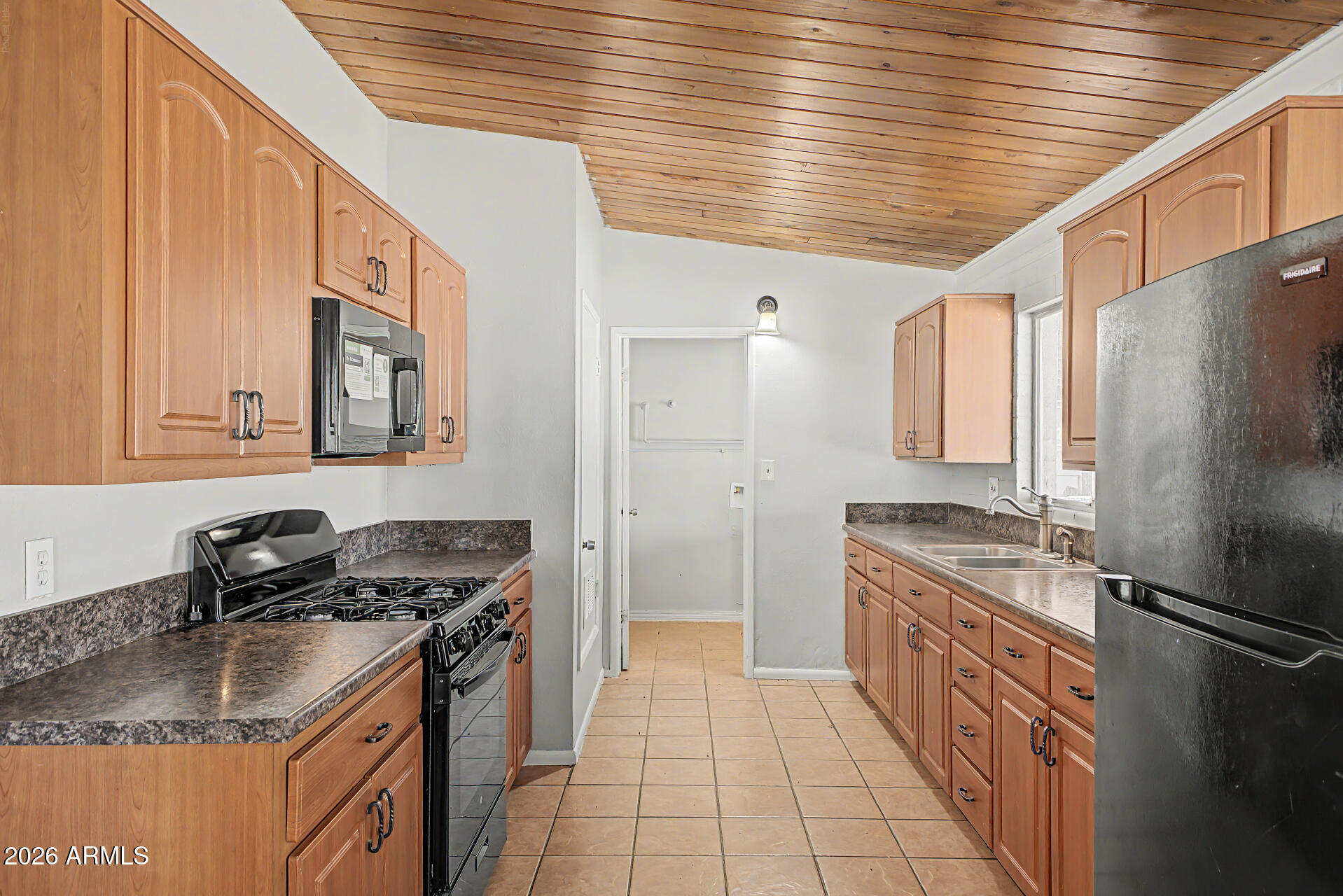 413 Essex Road Kearny, AZ 85137 - Photo 11 of 29 11 - Essex