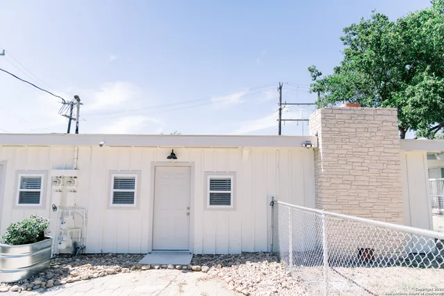 a view of a entryway in front of house
