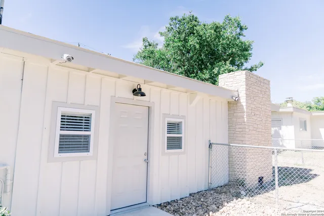 $1,575 | 1383 Oblate Drive, San Antonio, TX 78216
