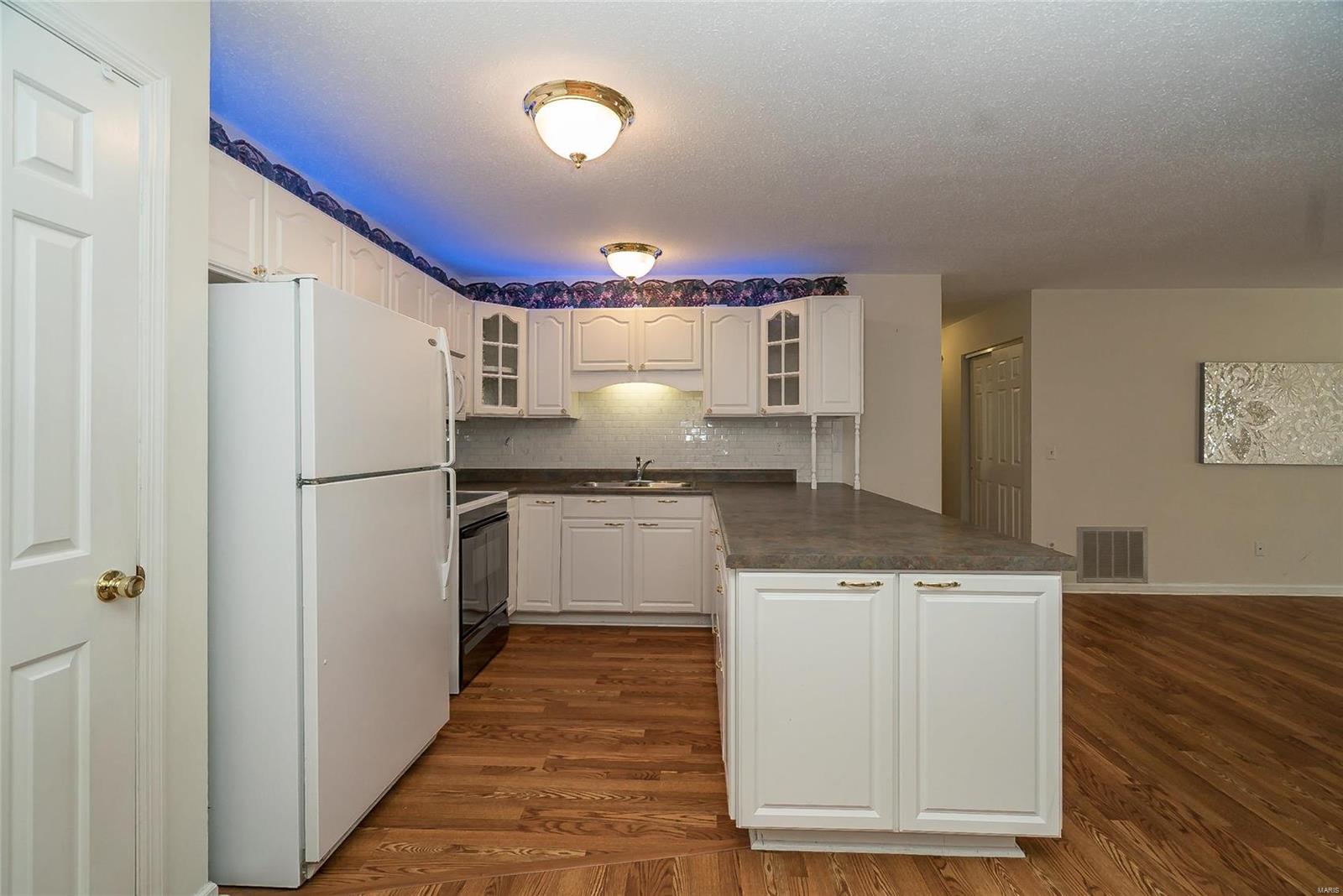 1280 Dell Ridge Court St. Peters, MO 63303 - Photo 11 of 31 Gallery Image 11