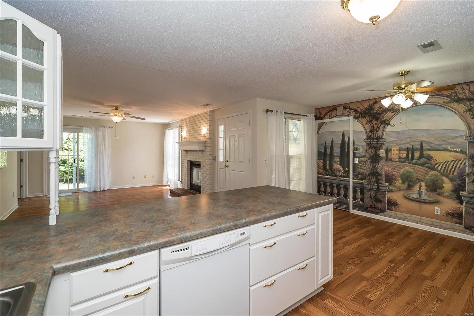 1280 Dell Ridge Court St. Peters, MO 63303 - Photo 12 of 31 Gallery Image 12
