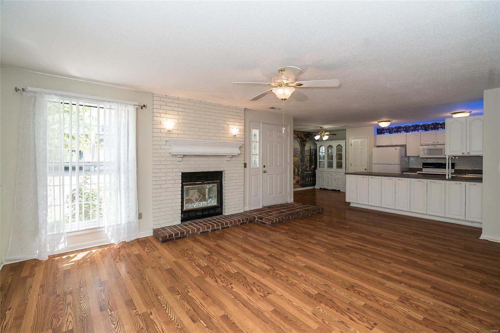 1280 Dell Ridge Court St. Peters, MO 63303 - Photo 5 of 31 Gallery Image 5