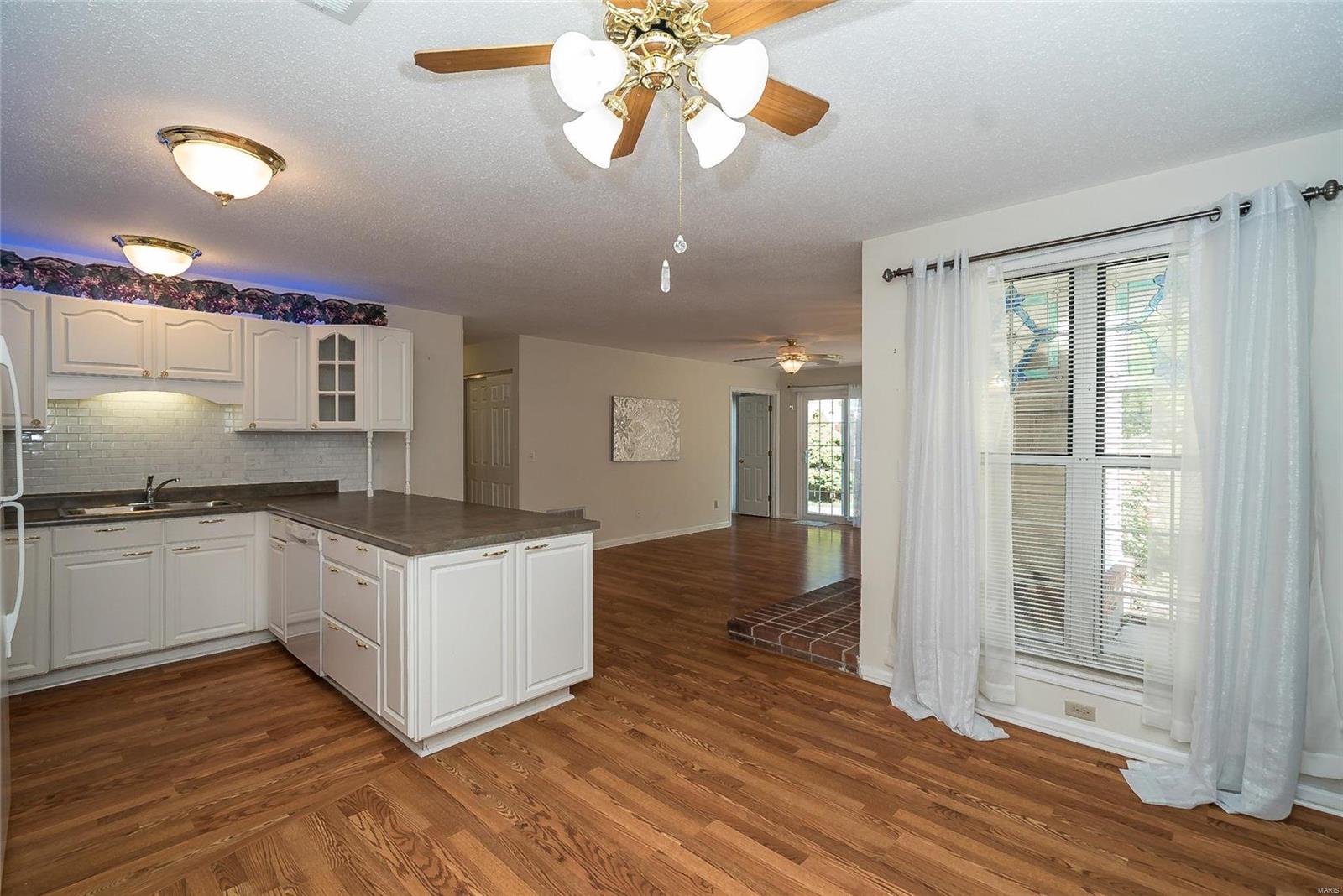 1280 Dell Ridge Court St. Peters, MO 63303 - Photo 10 of 31 Gallery Image 10