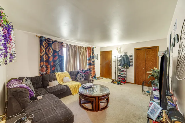 $275,000 | 463 Orchard Lane, Beecher, IL 60401