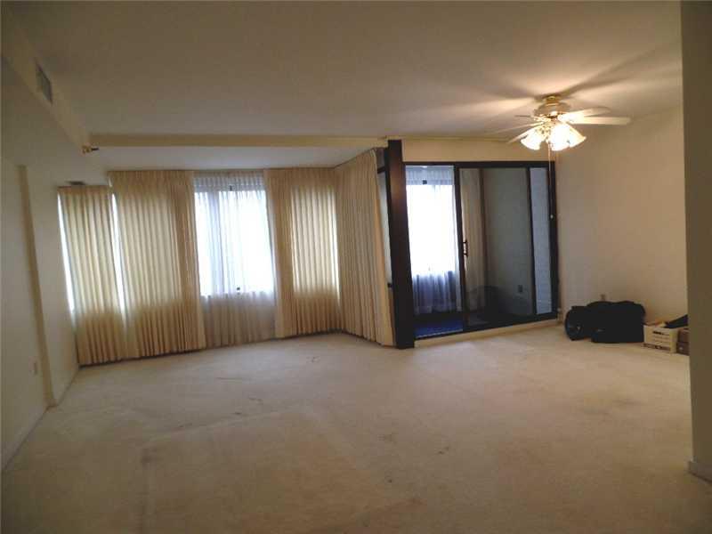 750 Washington Road, Unit 804 Mt. Lebanon, PA 15228 - Photo 17 of 17 Living Room.